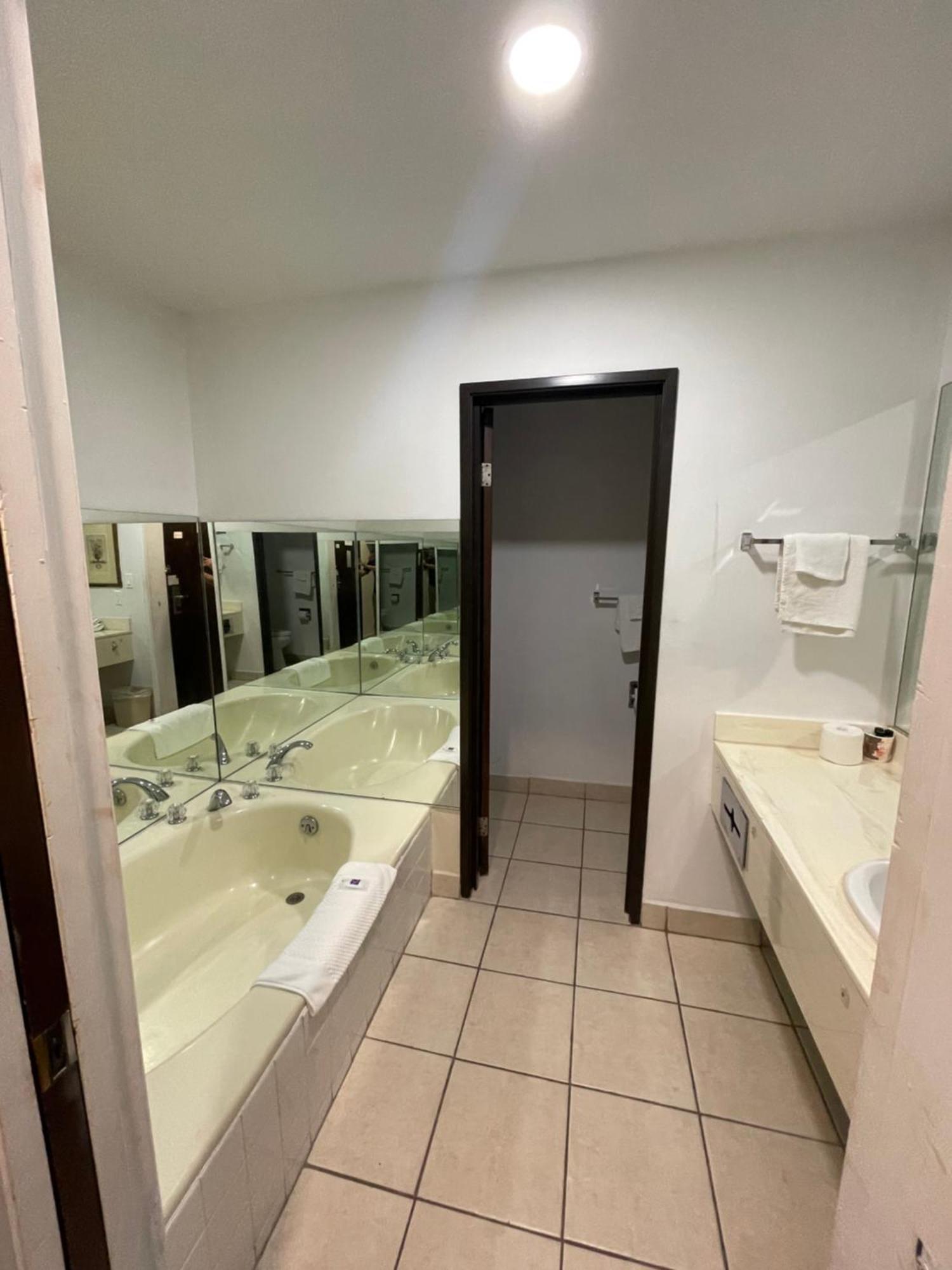 לוס אנג'לס Portside Inn & Suites מראה חיצוני תמונה