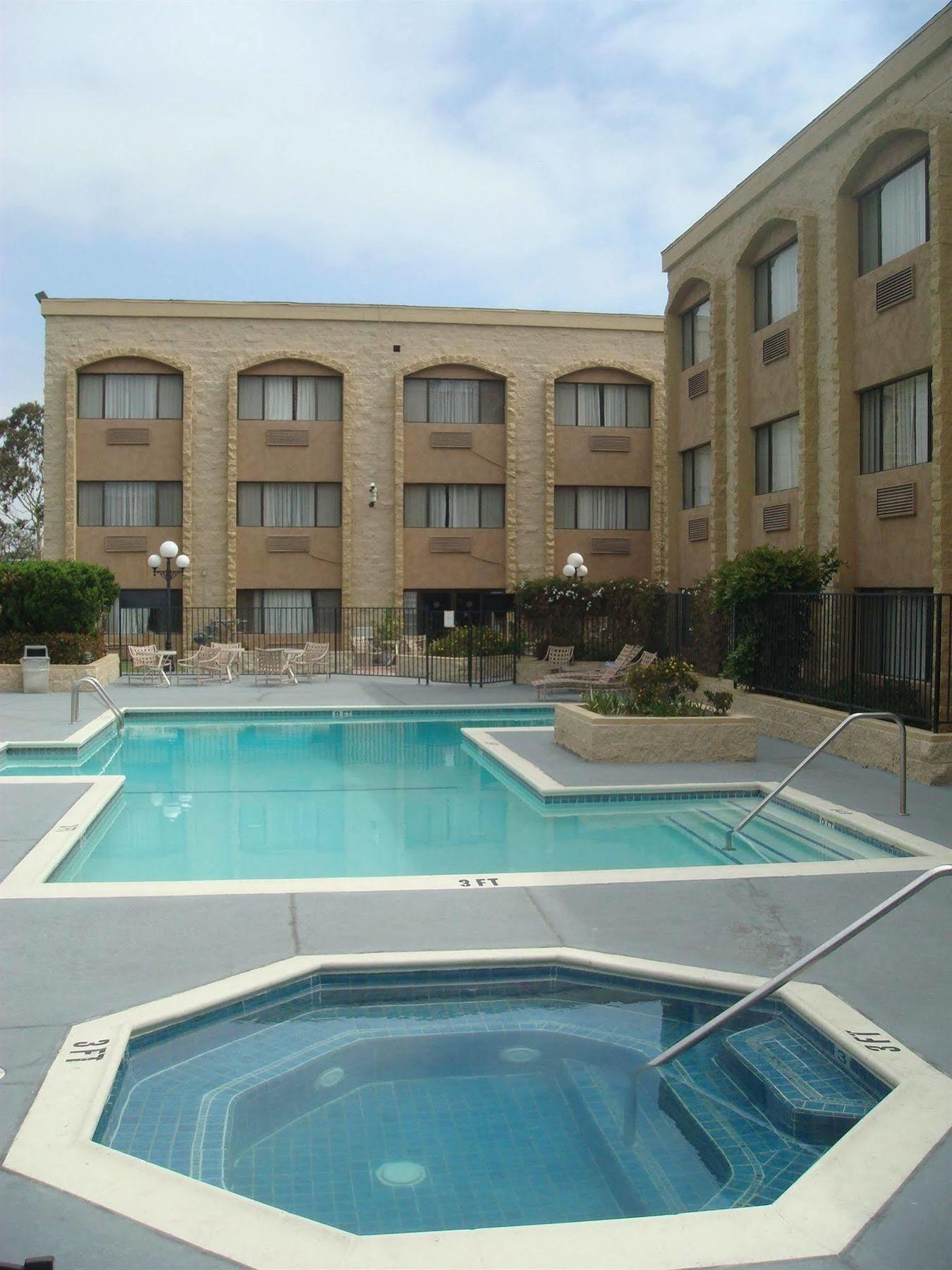 לוס אנג'לס Portside Inn & Suites מראה חיצוני תמונה